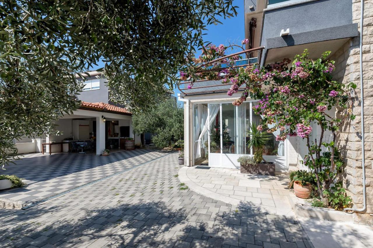 Apartments Vele Makarska Exteriör bild